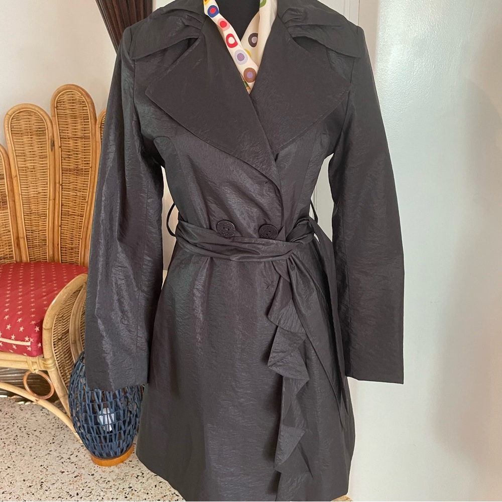 TAHARI All Weather Black Full Length Trench Rain Coat! Ruffle. Lightweight Small